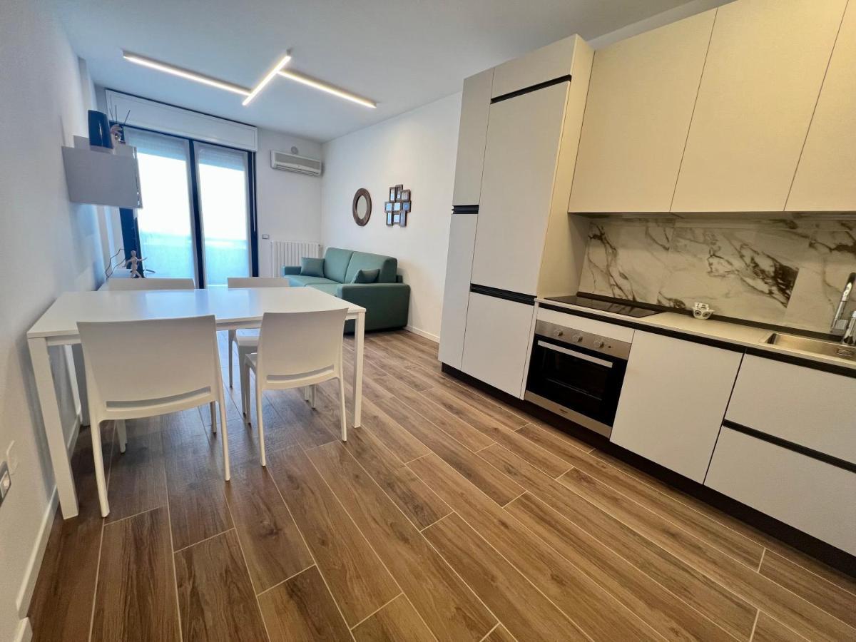 דסנזאנו דל גארדה Kristall Lago Residence מראה חיצוני תמונה